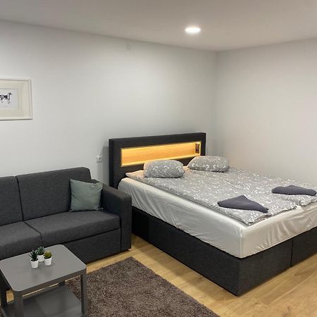 Akmene Center Apartment Naujoji Akmene Экстерьер фото